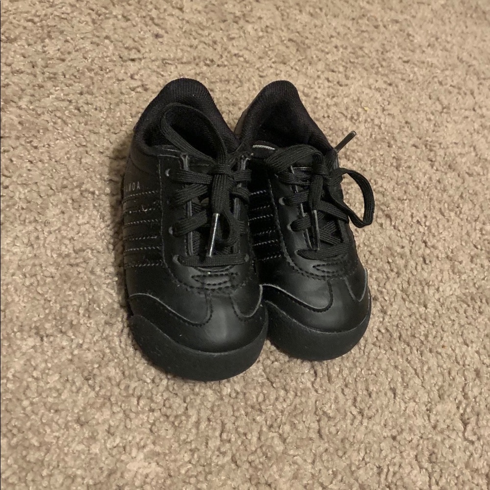 Adidas somoa